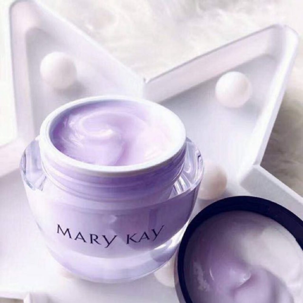 Oil free hydrating gel